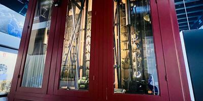 de achterkant van de wonderklok