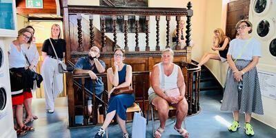 luisteren naar de gids